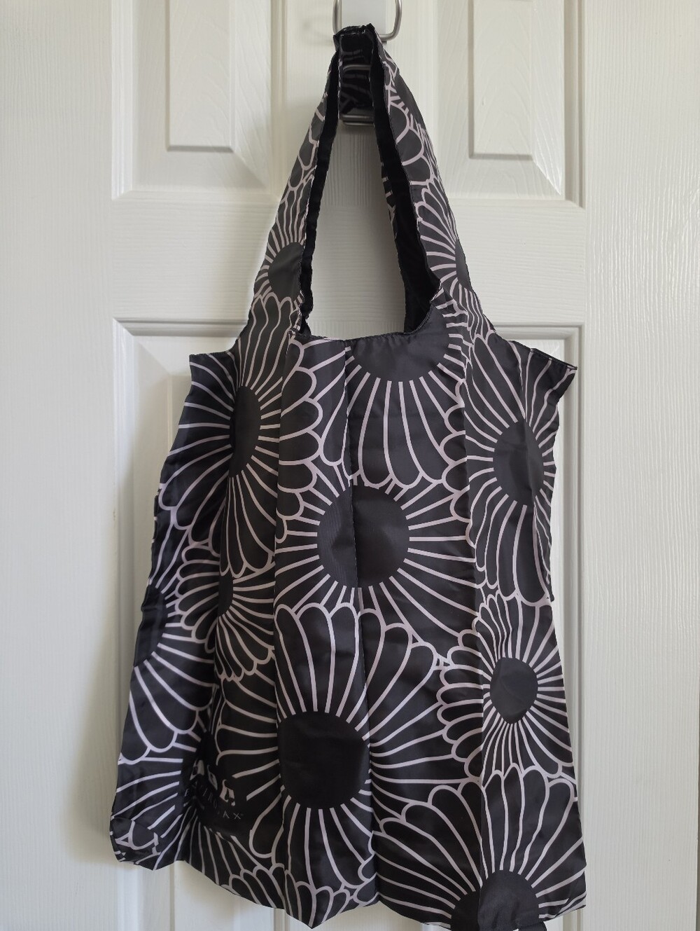 Limited-edition Envirosax x Surfrider Foundation Monochromatic Bag 2